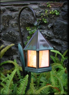 Canterbury Garden Light